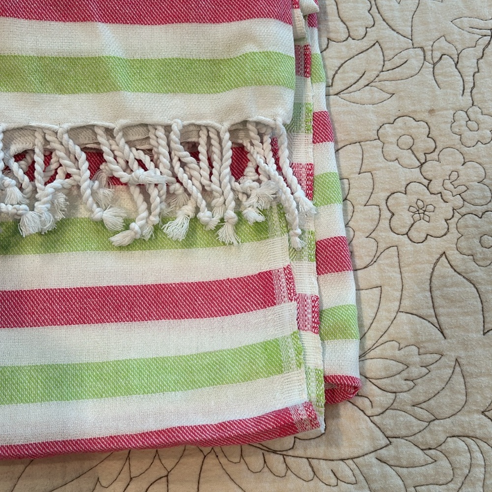 Two Pool Towels - Picture 4 of 4